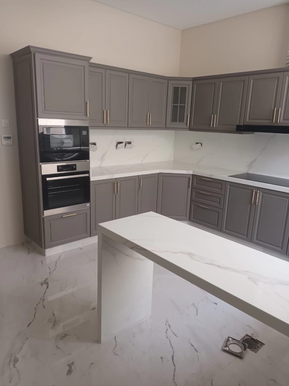 Gray Modern Kitchen
